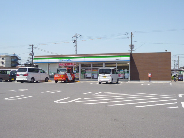 コンビニ　ファミリーマート倉敷東塚店（コンビニ）まで295m