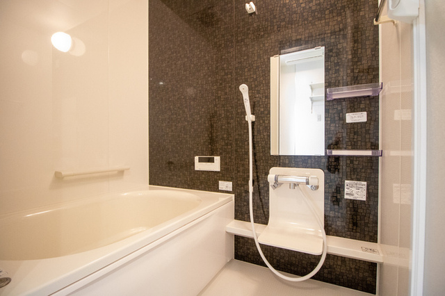 バス・シャワールーム　バス