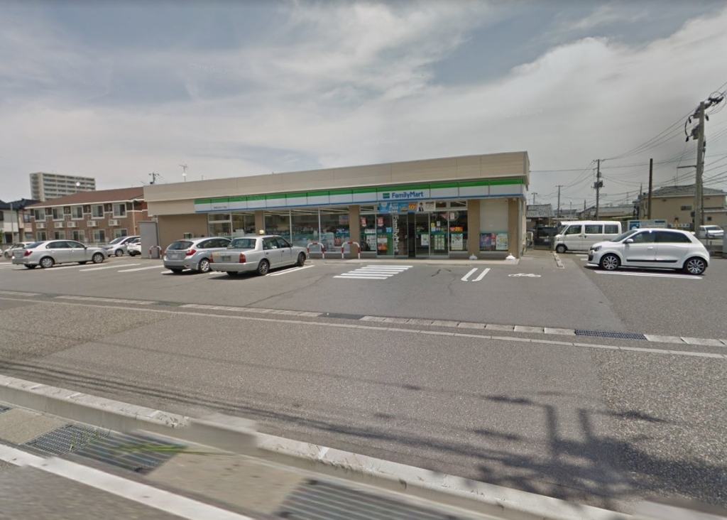 コンビニ　ファミリーマート 新潟あぶみ三丁目店（コンビニ）まで299m