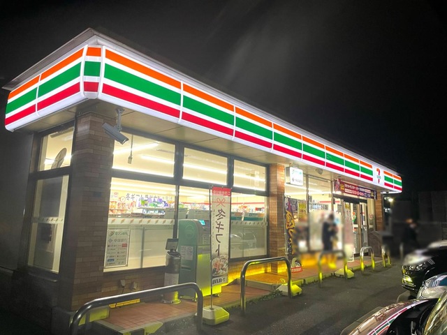 コンビニ　セブンイレブン岡山西大寺駅前店（コンビニ）まで868m