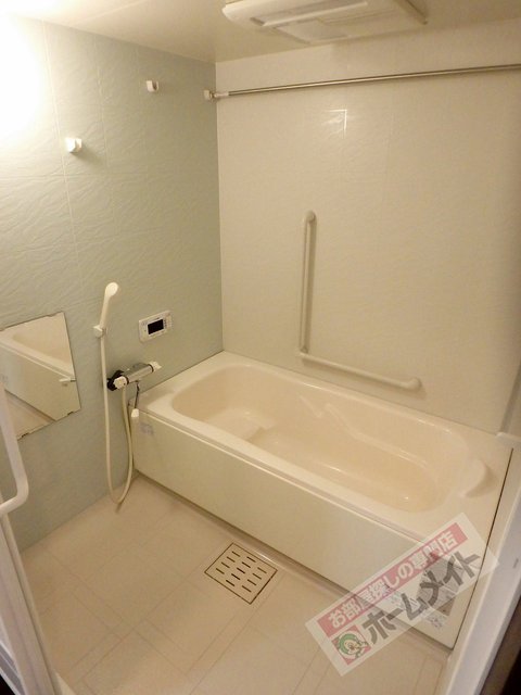 バス・シャワールーム　大きいバスルームです♪追い炊き・浴室暖房乾燥機付き♪