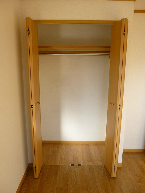 収納　写真は302号室です