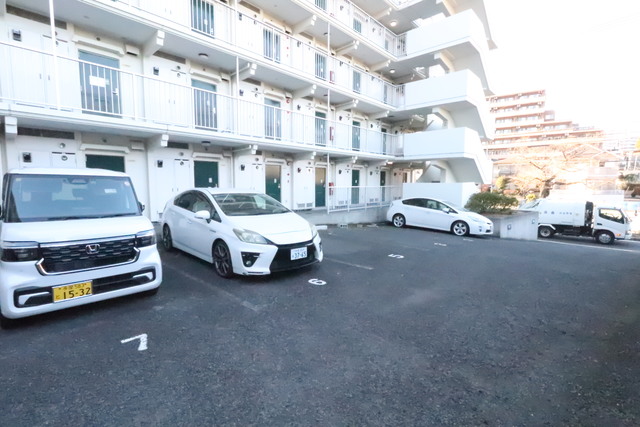 駐車場　駐車場の空きはお問い合わせください。