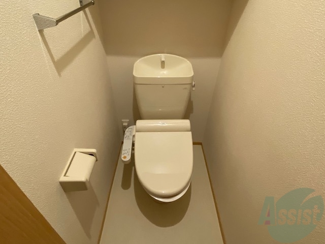 トイレ　トイレはウォシュレット付きなので嬉しいですね。
