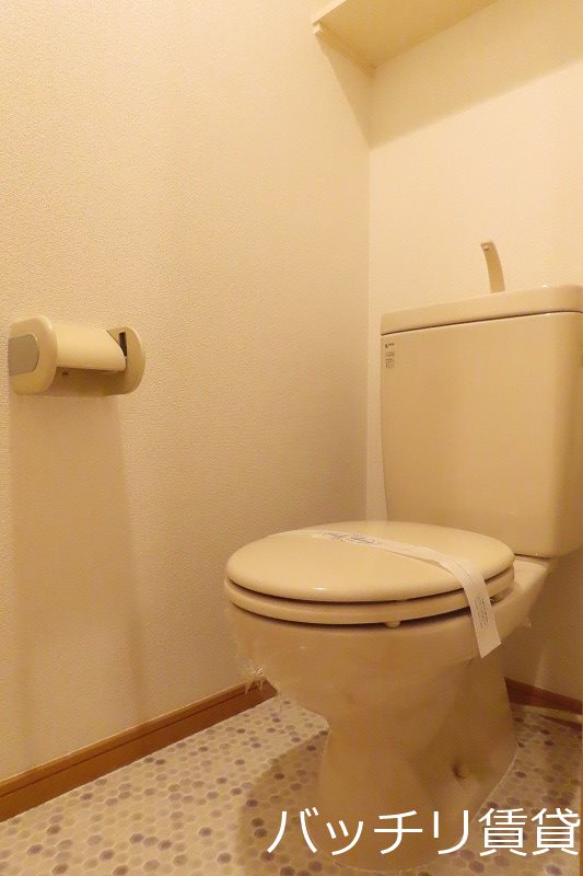 トイレ　画像は別号室イメージの為、現況を優先いたします。