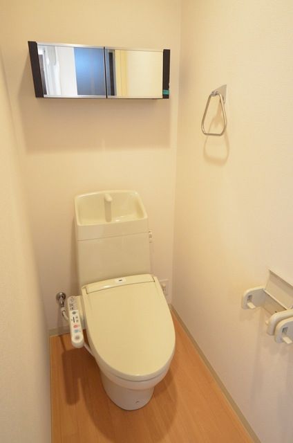 トイレ　☆ゆっくりとお考え事でもいかがですか☆