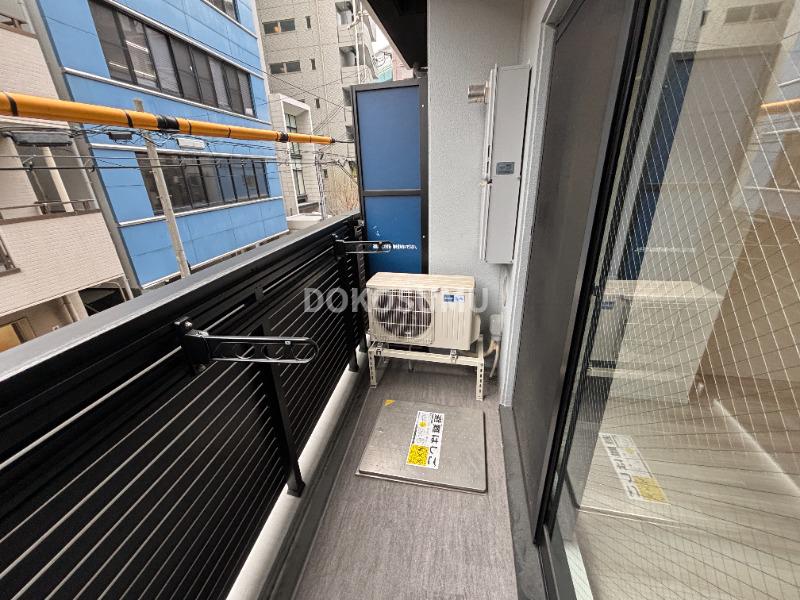 バルコニー　心地よい風と光を感じる、暮らしの楽しみが広がる場所。