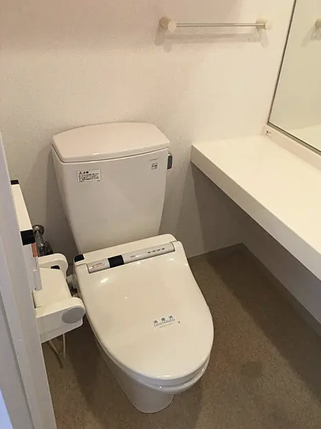 トイレ　別部屋参考写真