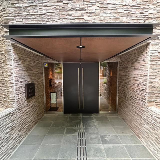 エントランス　建物の内部です