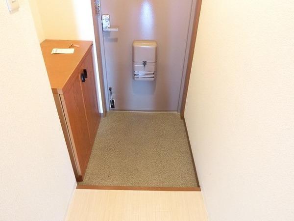 玄関　シューズボックスあり！