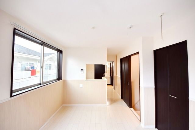 居室・リビング　★8.4帖の洋室★