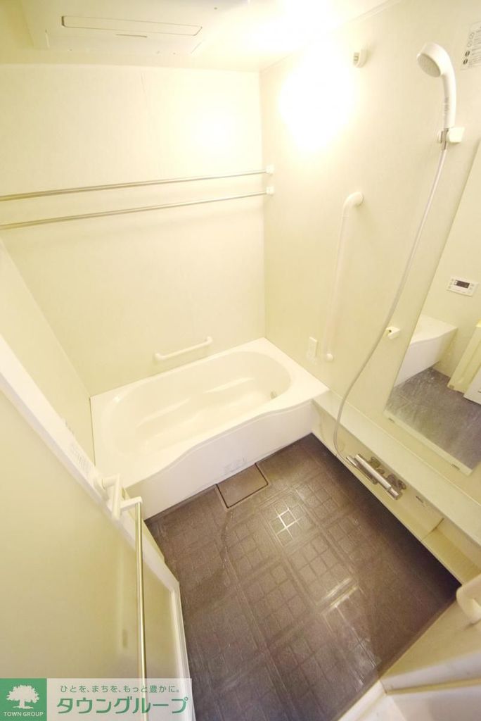 バス・シャワールーム　お問合せは(株)タウンハウジングレジデンス事業部　赤坂店・…