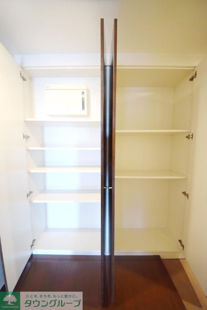 収納　お問合せは(株)タウンハウジングレジデンス事業部　赤坂店・…