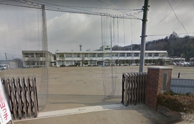 小学校　津山市立佐良山小学校（小学校）まで2400m