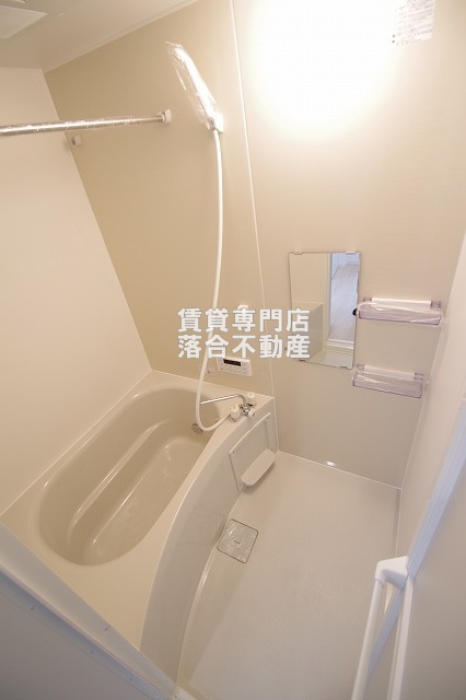 バス・シャワールーム　追い炊き機能付き♪