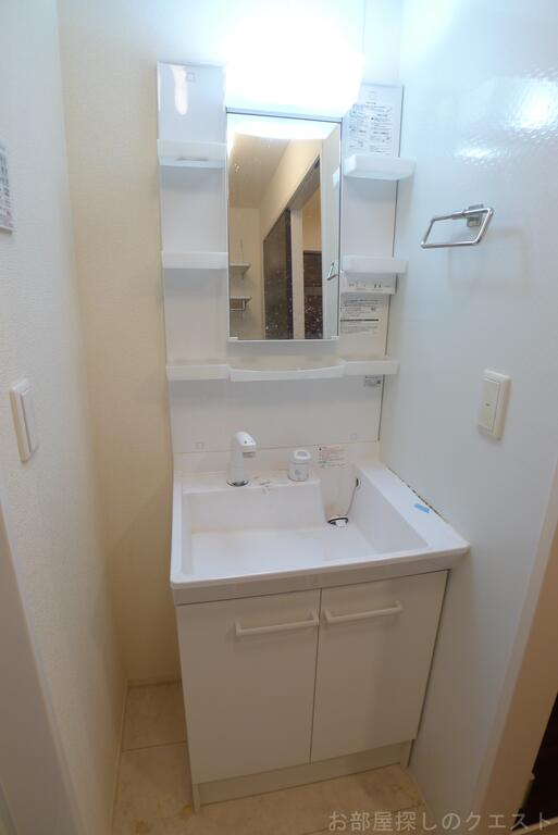 洗面設備　（写真は同タイプ）