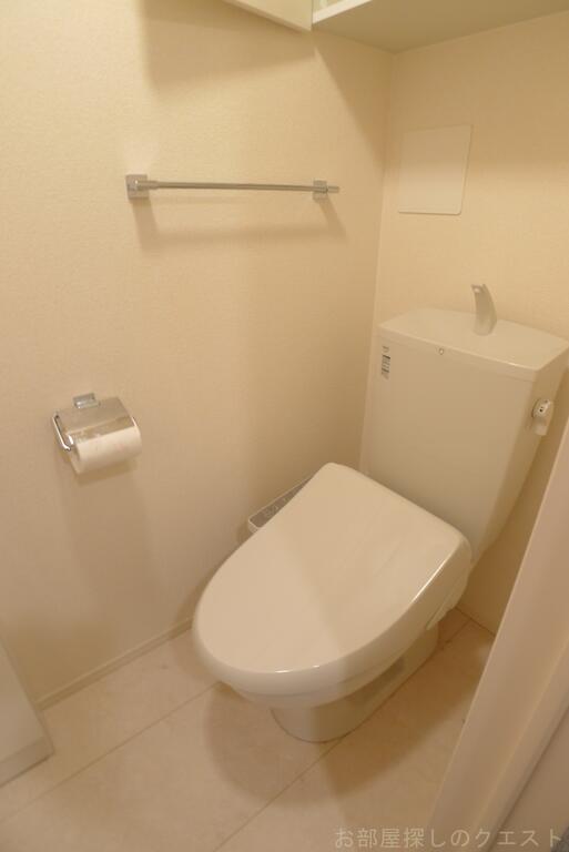 トイレ　（写真は同タイプ）