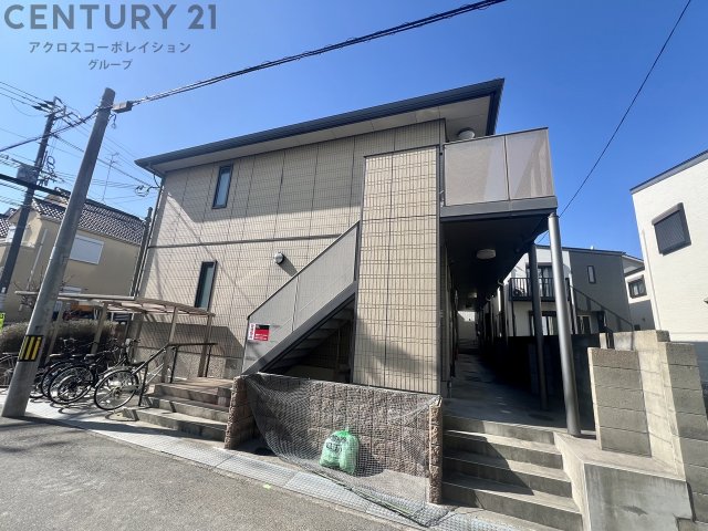 建物外観　居住者専用のごみ置き場があります。