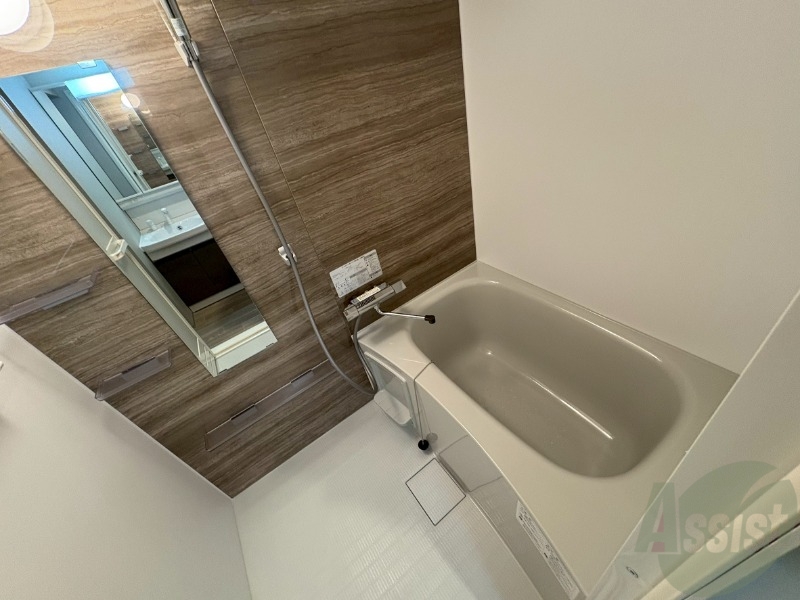 バス・シャワールーム　お風呂になります。一日の疲れを癒してくださいね。