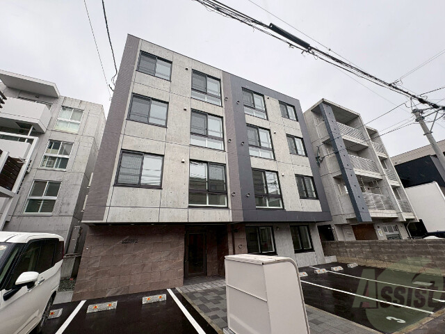 建物外観　札幌市中央区宮の森三条「ＵＮＩＱＵＳ宮の森」