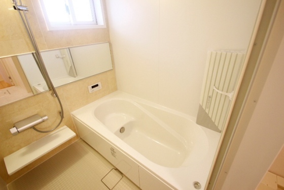 バス・シャワールーム　※別部屋の写真です