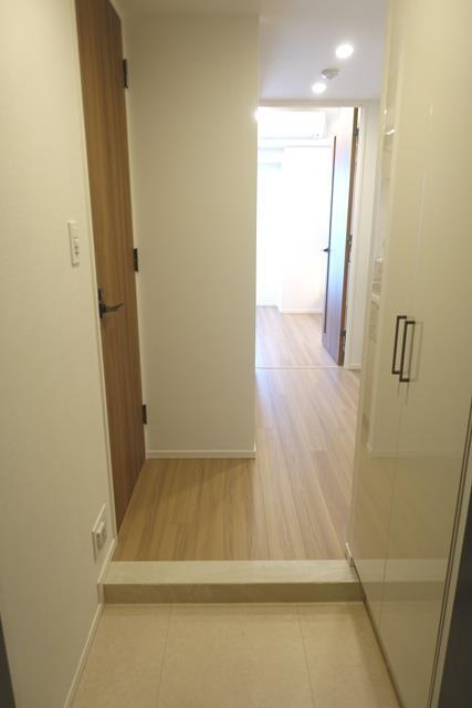 玄関　モデルルーム写真