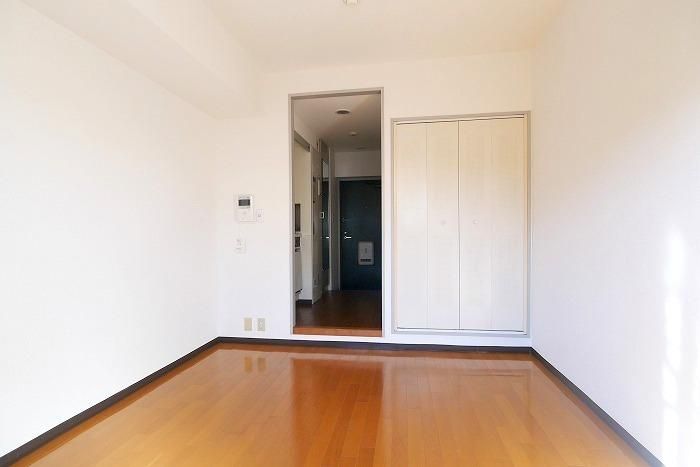 居室・リビング　玄関