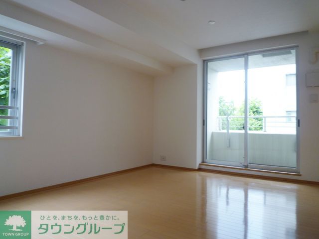 居室・リビング　Eタイプ2011年7月撮影 同タイプ310号室の写真です