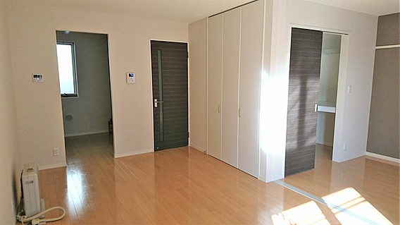 居室・リビング　写真は別部屋の為現況と異なる場合がございます