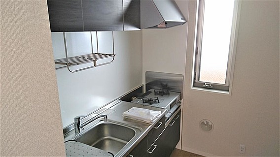 キッチン　写真は別部屋の為現況と異なる場合がございます