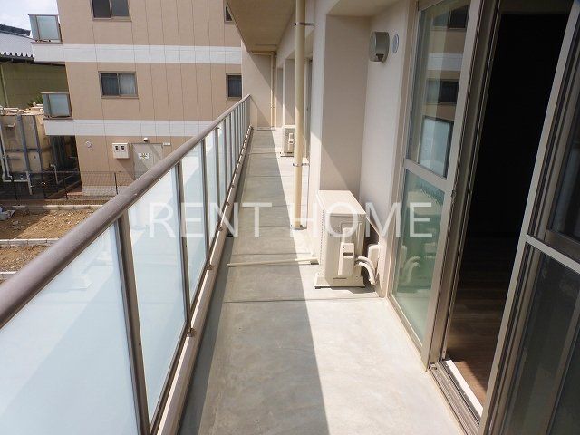 バルコニー　１Fはテラス