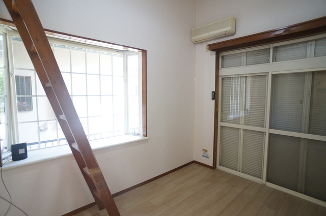 居室・リビング　２面採光なので、明るく風通しのよいお部屋です♪