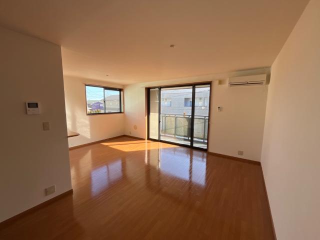 居室・リビング　リビング