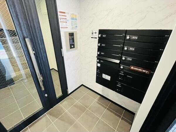 エントランス　初期費用分割可★ご希望の場所まで無料送迎サービス付♪