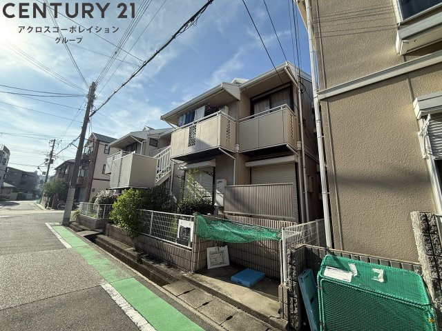 建物外観　買い物にも便利な立地でおすすめ♪