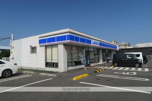 コンビニ　ローソン（コンビニ）まで126m