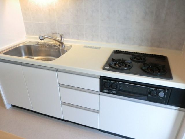 キッチン　★広い３口ガスシステムキッチン★