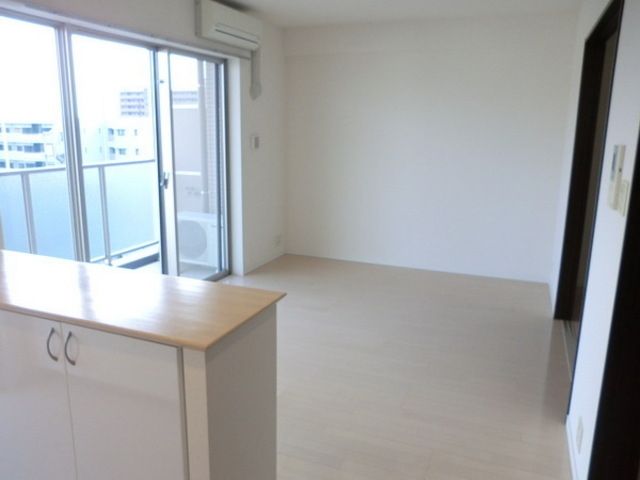 居室・リビング　★リビングにもエアコンあります★