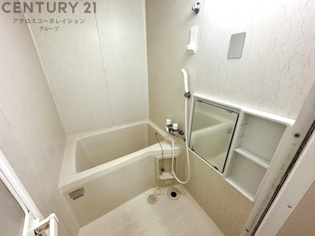 バス・シャワールーム　バストイレ別です♪