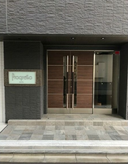 エントランス　ゆとりのあるエントランスです