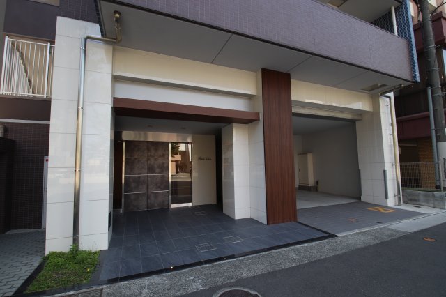 エントランス　清潔なエントランスです