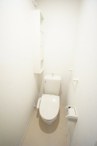 トイレ　※同物件・反転タイプの写真です。