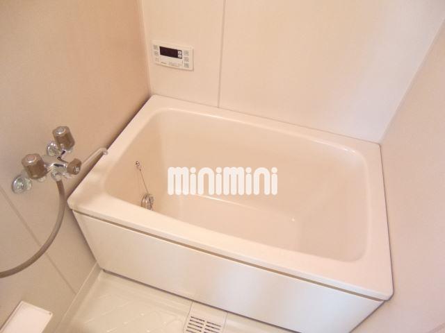 バス・シャワールーム　もちろん追い焚き給湯完備です。