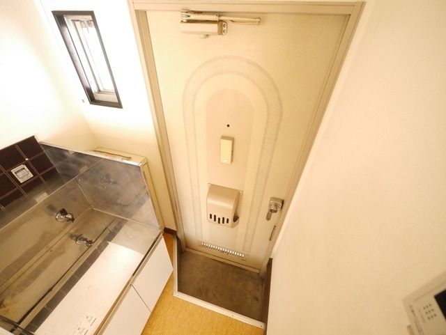 玄関　★お部屋探しは株式会社タウンハウジング東京まで★