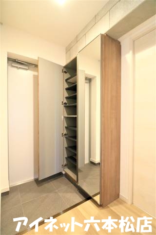 玄関　シューズ収納もばっちりです