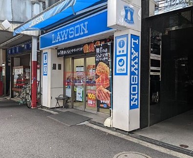 コンビニ　ローソン椎名町駅前店（コンビニ）まで157m