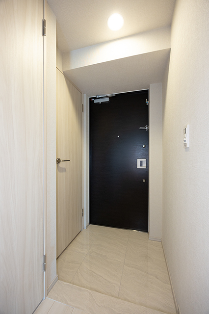 玄関　※写真は同タイプ住戸です。