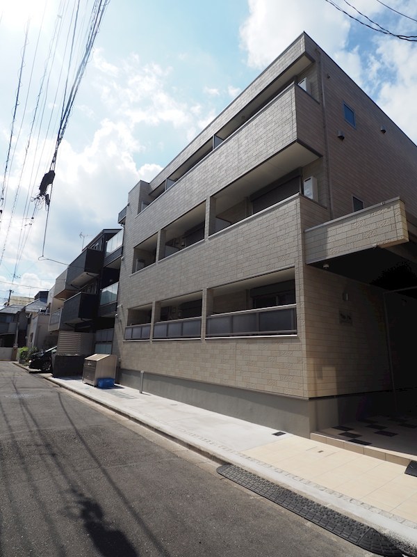 建物外観　人気の東急東横線エリアで落ち着いた暮らし。