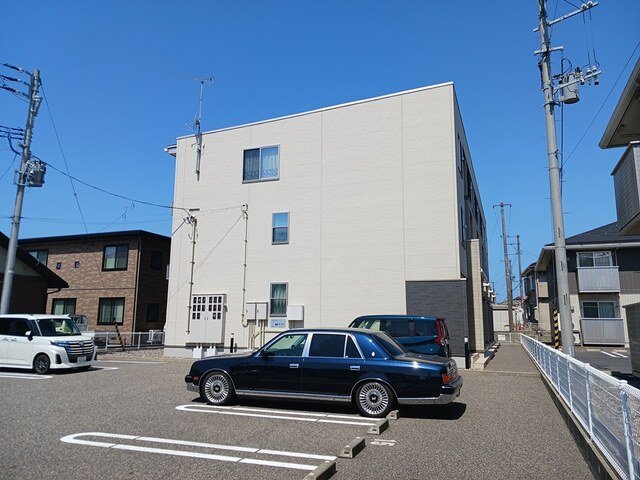 建物外観　外観は落ち着いています