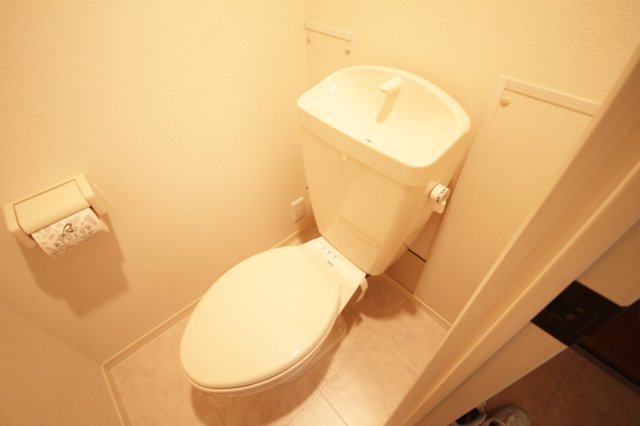 トイレ　シンプルで使いやすいトイレです